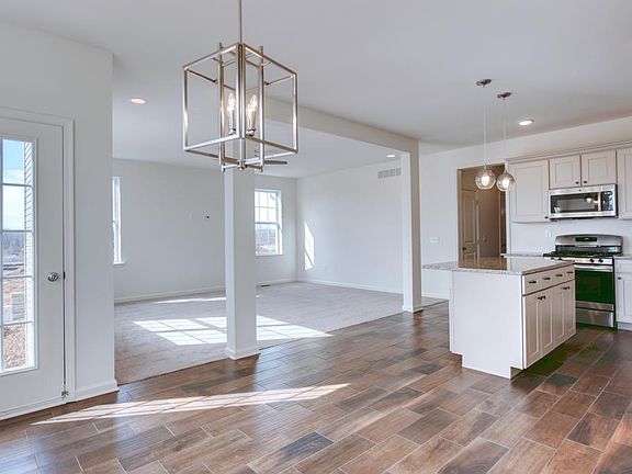 4th image of 977 Graystone Cir #72