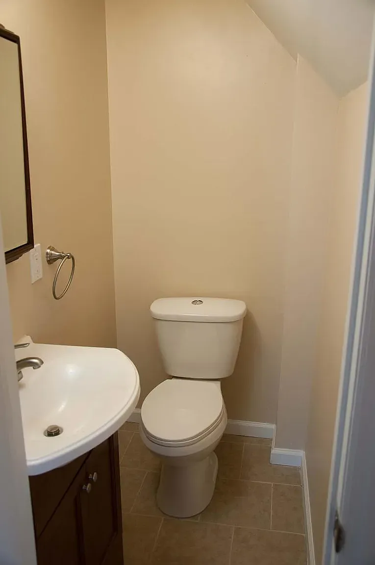Building Photo - 560 Liberty Ave #2