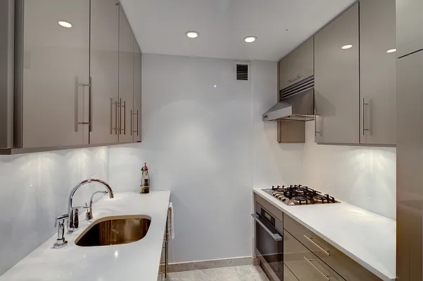 Rented by Macklowe Management Co. Inc | media 2