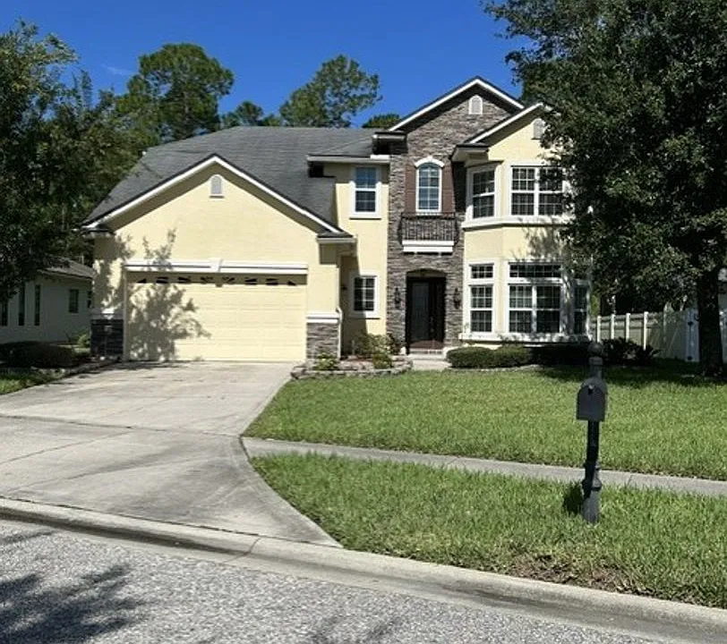 296 Ellsworth Cir
