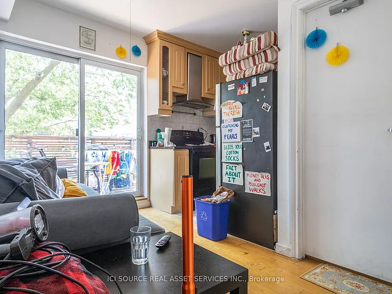 693 Euclid Ave #2 — Photo 3