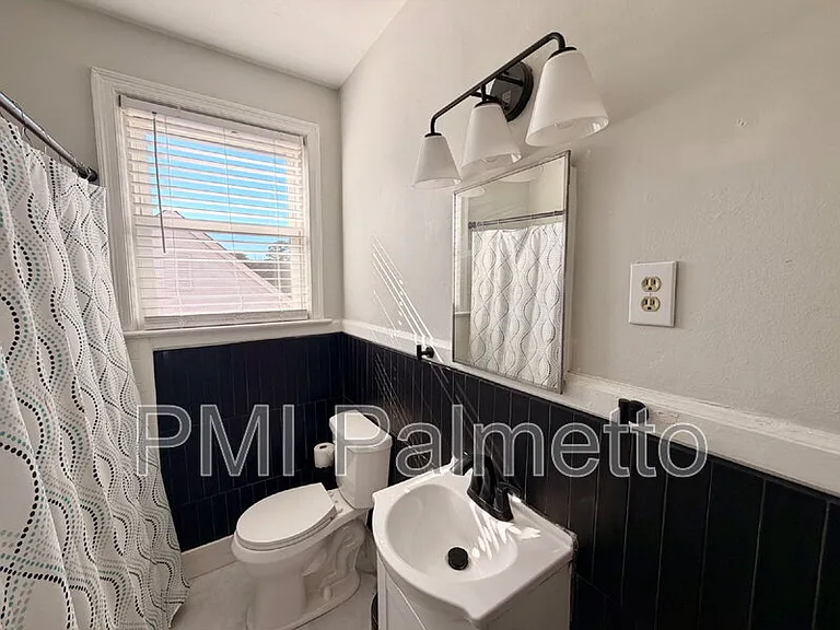 504 1/2 State St — Photo 10