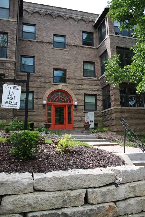 Building Photo - 3105 Dewey Ave #6