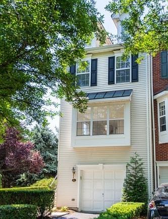 2nd image of 212 Stratford Dr