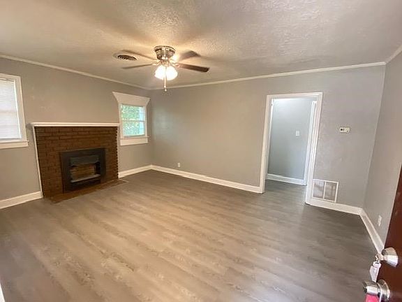 2nd image of 2382 Vanderbilt Rd