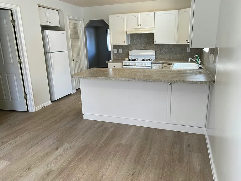 2421 N Washington Blvd #4-J — Photo 6