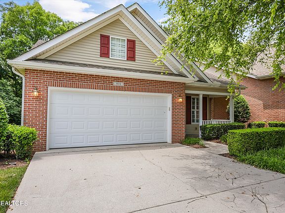 2nd image of 931 Shaunessy Way