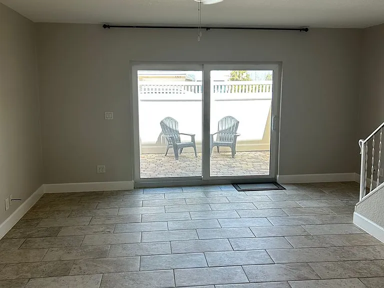 3306 Hill St — Photo 6