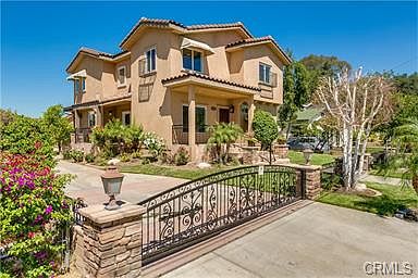 2nd image of 1221 Encino Ave