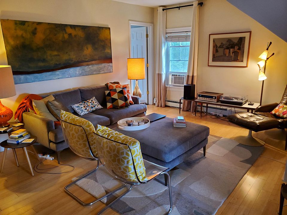 1st image of 297 Highland Ave #3