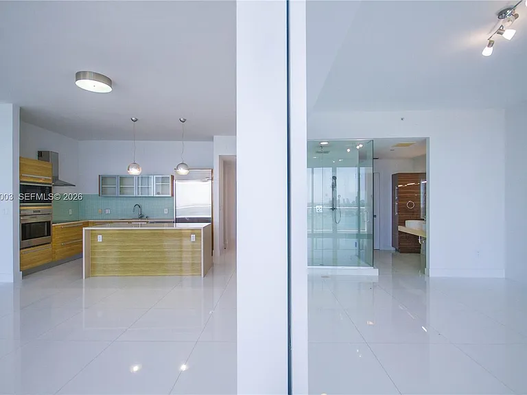 2020 N Bayshore Dr #2204 — Photo 9