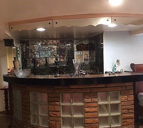 wet bar within master