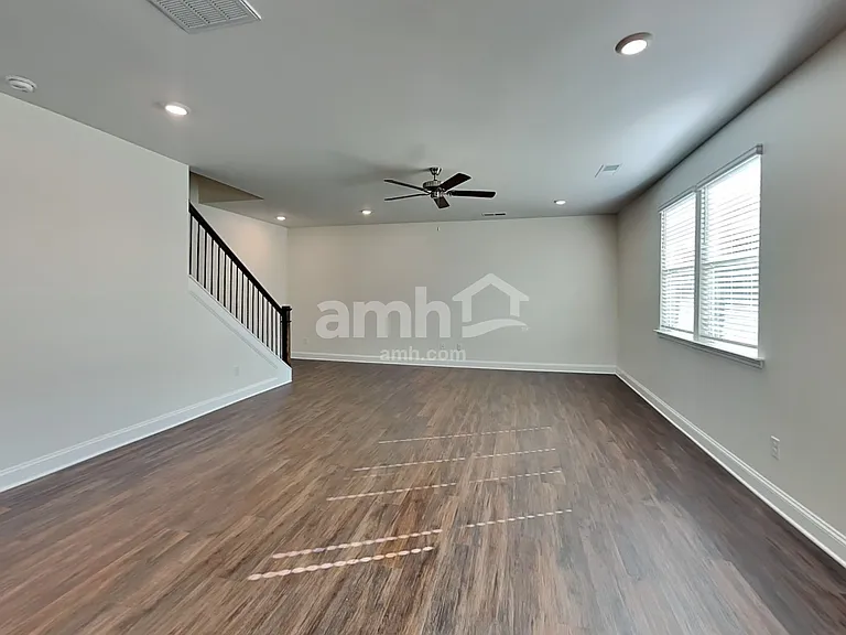 7416 Garrett Ct — Photo 9