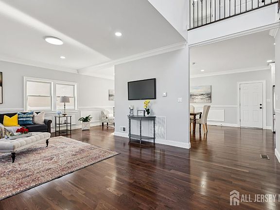 4th image of 239 Suttons Ln