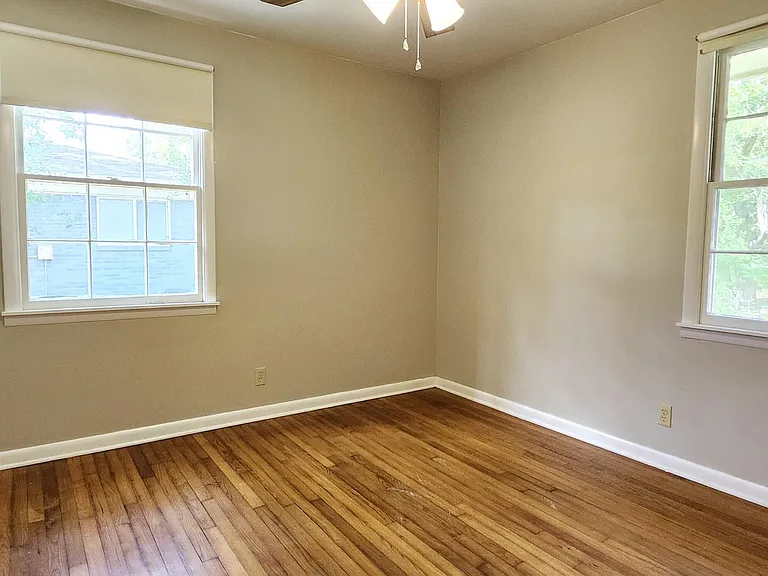 307 Live Oak St — Photo 7