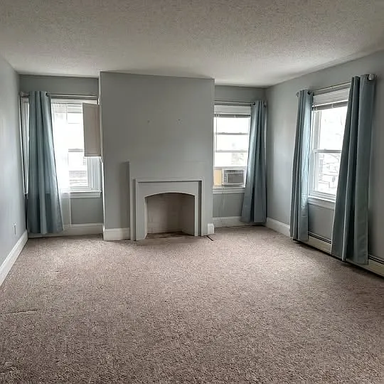 80 N State St #4 — Photo 4