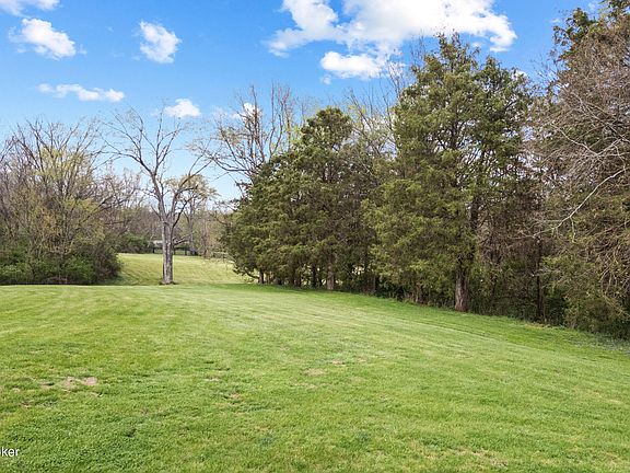 3rd image of 111 Elk Creek Ct