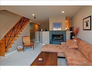4th image of 1039 N Hermitage Ave #A