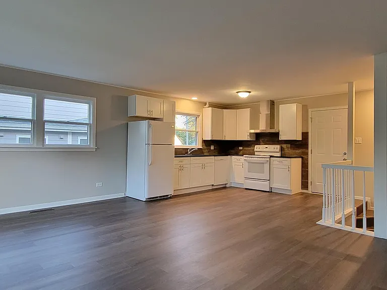 1406 Manchester Rd — Photo 2