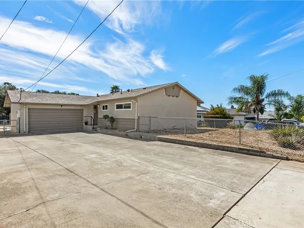 127 Brandenburg Ln, Fallbrook, CA 92028