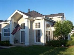 9415 Georgetown Ln, Crystal Lake, IL 60014