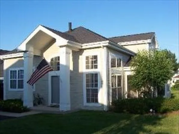 9415 Georgetown Ln, Crystal Lake, IL 60014