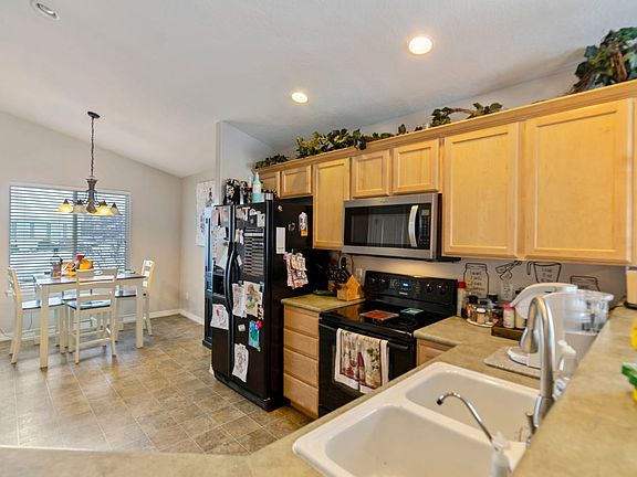 2nd image of 5905 Genoa Ln
