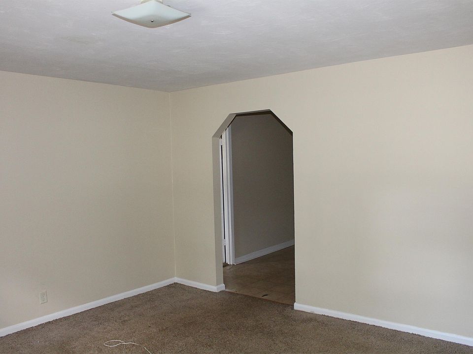 2nd image of 1104 Van Deman St