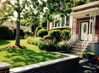 4 Carlida Rd, Stoneham, MA 02180