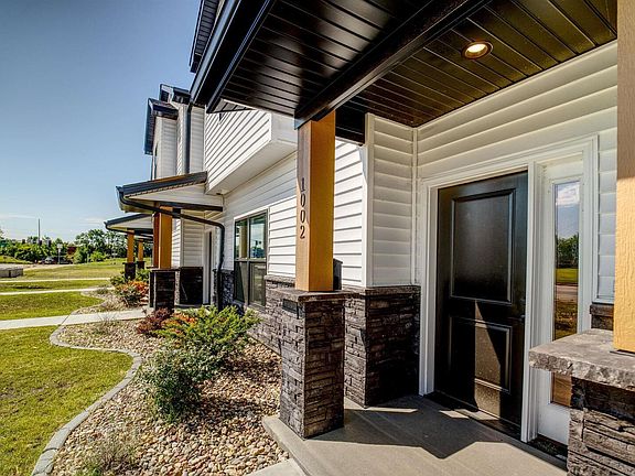 2nd image of 1002 S 4th St