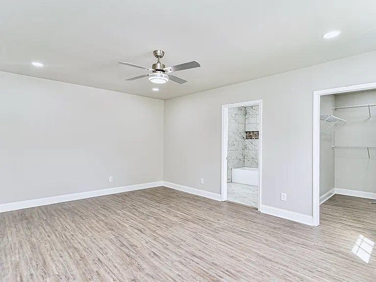 115 Sterling St — Photo 11