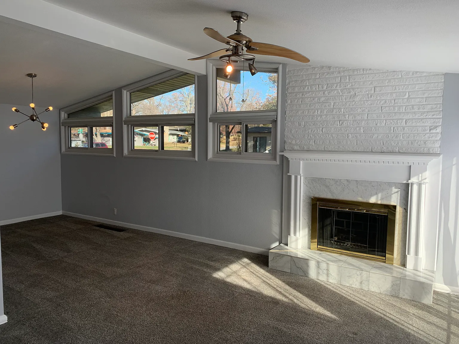 3 bed, 1170 sqft, $2,050 — Photo 2