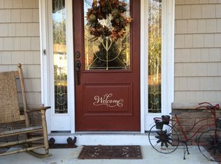 28 Rolling Knolls Dr, Middletown, NJ 07748