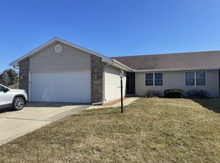 902 Waters Edge Rd, Champaign, IL 61822