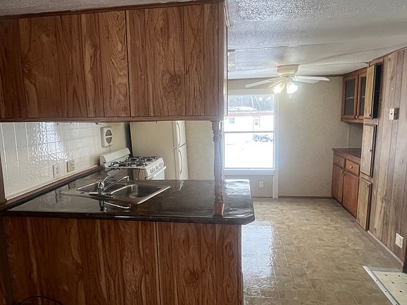 2nd image of 170 Dennis Ln