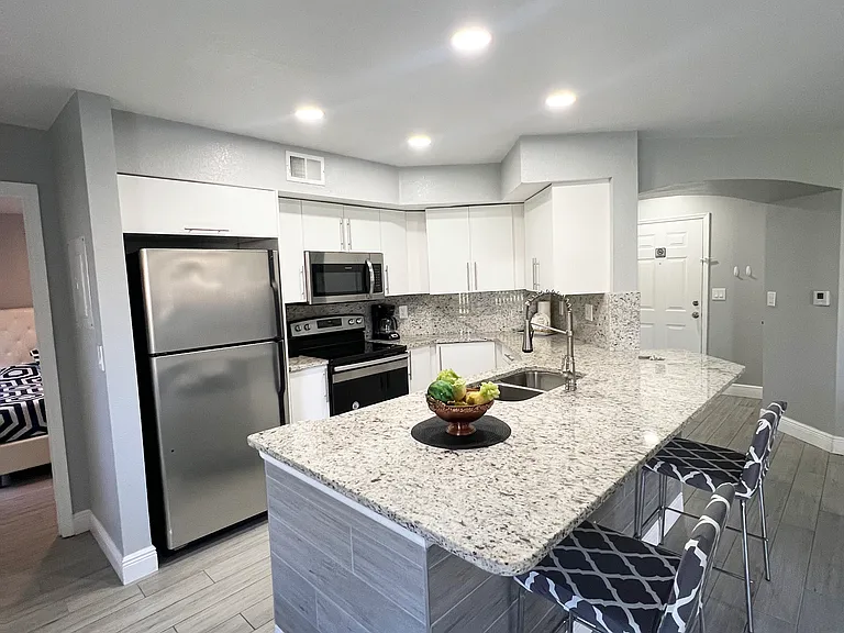 7280 Westpointe Blvd #815 — Photo 9