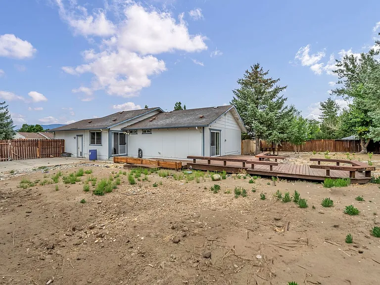 17575 Parrot Dr — Photo 36