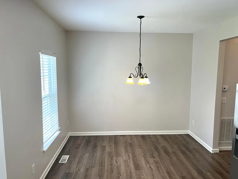 674 Huffine Manor Cir #674 — Photo 8