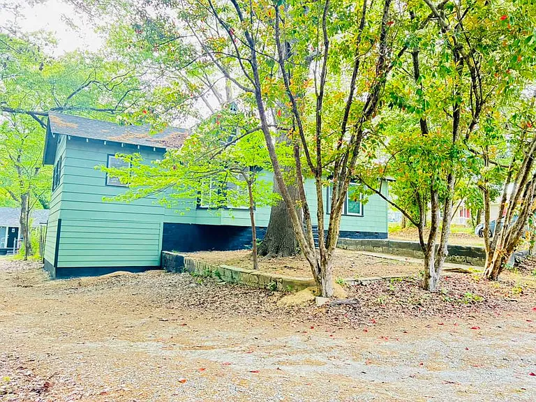 102 Plum Tree Ln — Photo 3