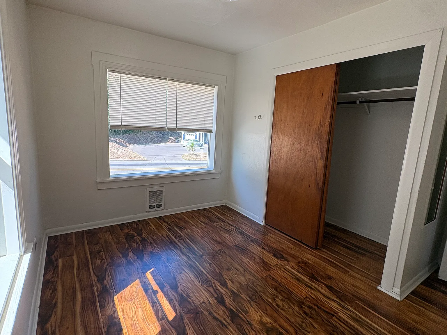 1 bed, $1,200 — Photo 2