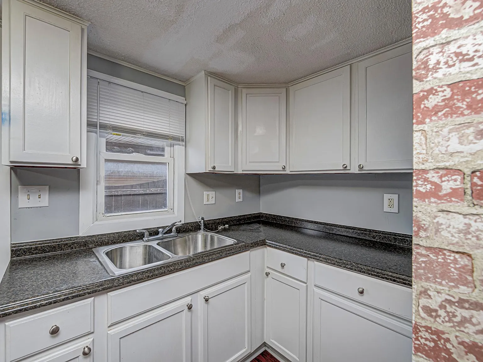 1 bed, 600 sqft, $700 — Photo 2