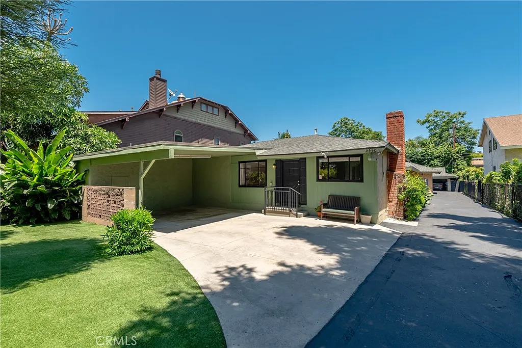 3 bed, 1600 sqft, $4,595 — Photo 3
