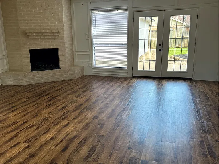 2716 Pine Cone Ln — Photo 2