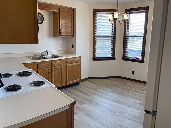 2nd image of 213 N 2nd St Unit 2
