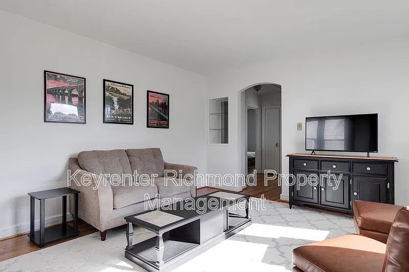 3 bed, 1.0 bath, 1074 sqft, $1,850 — Photo 4