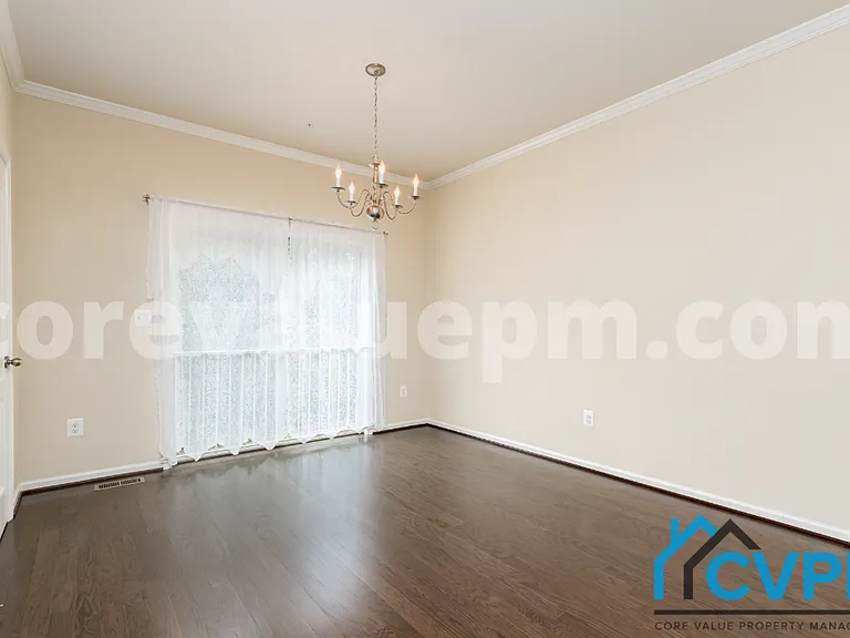 1216 Acorn Ln — Photo 10