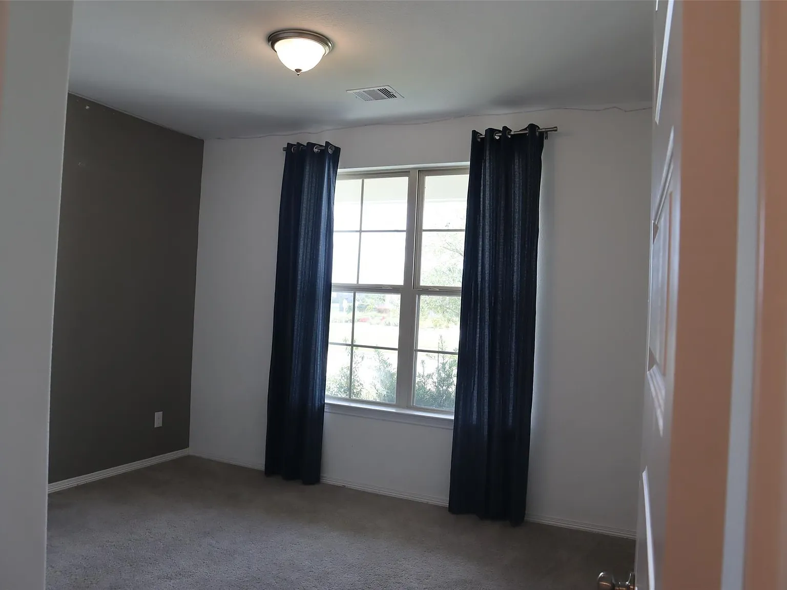 5 bed, 4.0 bath, 3324 sqft, $3,000 — Photo 3