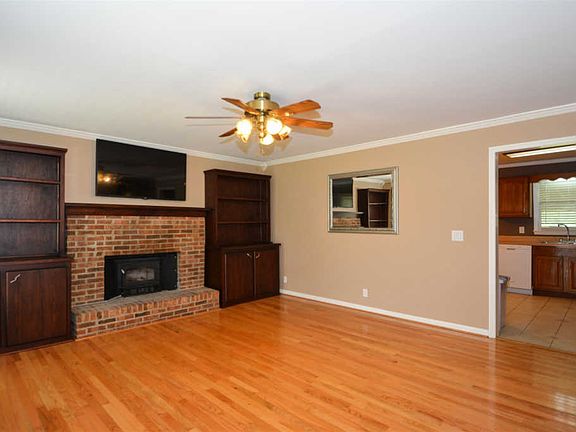 4th image of 3942 Ashley Dr