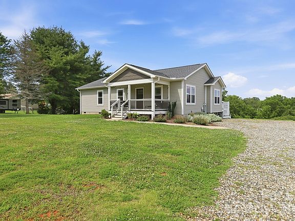 3rd image of 1781 Bear Creek Rd