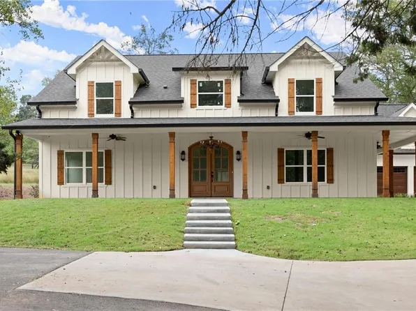 4450 Three Bridges Rd, Gillsville, GA 30543